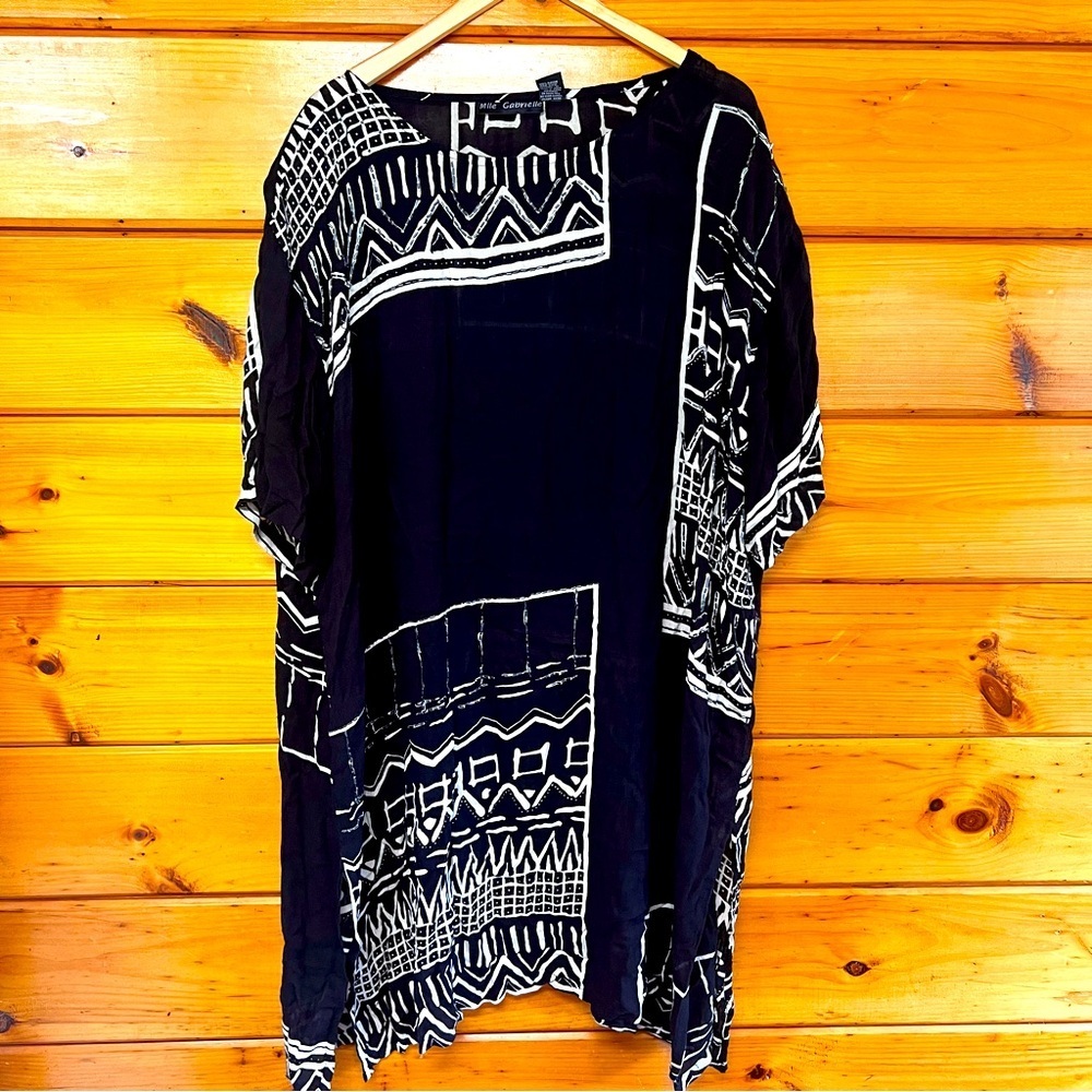 Mlle Gabrielle Beaded Plus 3X Geometric Short Sleeve Black and White Round Neck